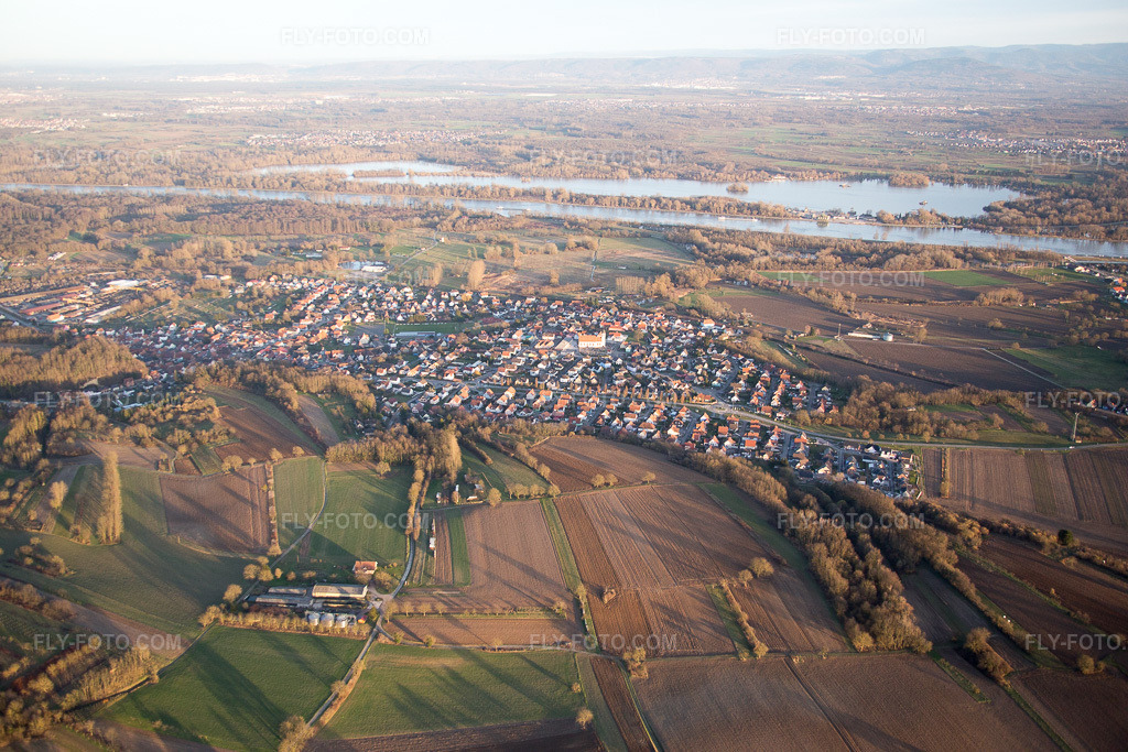 Aerial view: View of the town in Mothern in the state Bas-Rhin, France.Photo: IMG_086037.jpg taken on 02/06/2016 by Werner Riehm/FLY-FOTO.comResolution of the original: 5472 x 3648 px