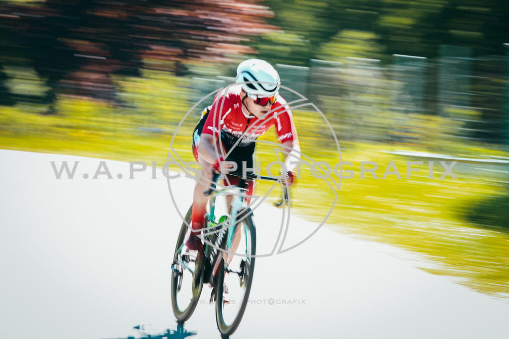 ..... | WALDING, AUSTRIA, 27.April 24, 2. WALDINGER RUNDSTRECKENRENNEN 24, Image shows: 
Photo: WAPICS / Andreas Willdoner