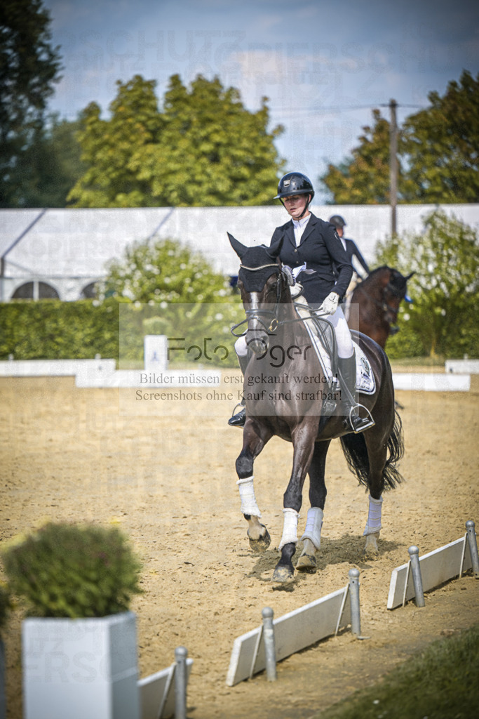 DOS_4402 | Entdecke hochwertige Reitturnierfotos von Foto Oger. Professionell, emotional und authentisch – jetzt Lieblingsmomente im Shop bestellen.Deutschlandweite Turnierfotografie. - Realisiert mit Pictrs.com
