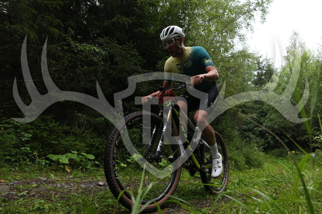 A6703516 | Fotogalerie der Treibjagd im Dunkelwald - Dein MTB Etappenrennen im Erzgebirge - Realisiert mit Pictrs.com