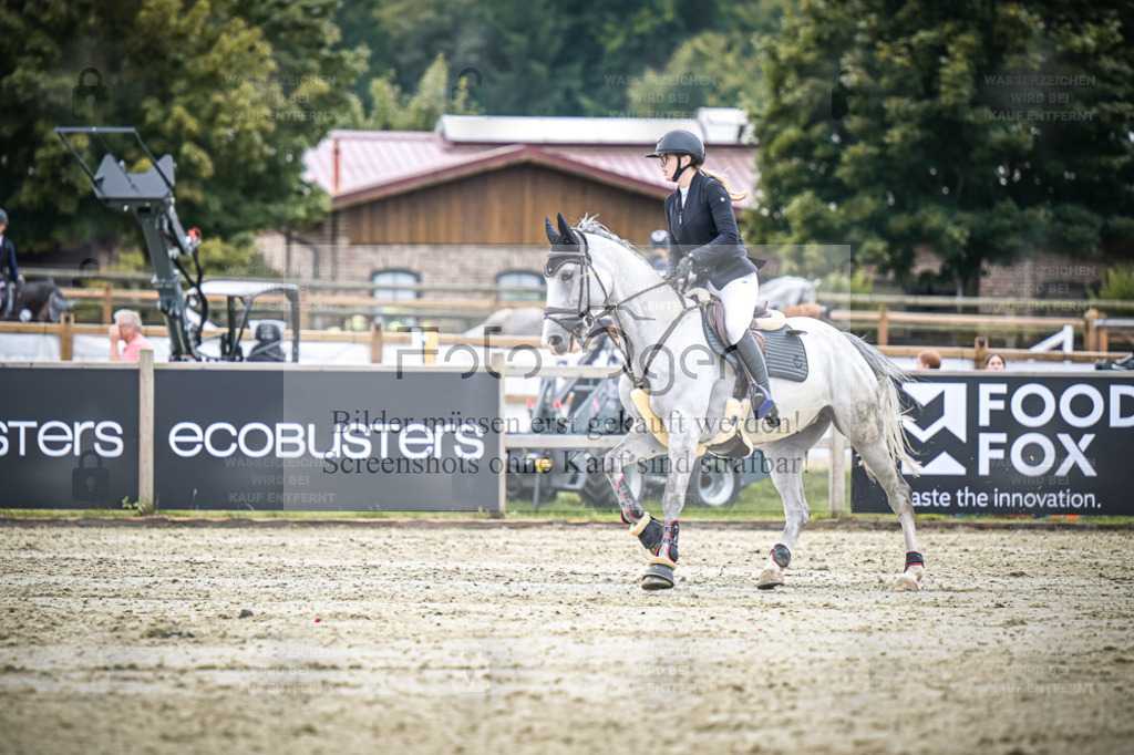 DOS_1883 | Entdecke hochwertige Reitturnierfotos von Foto Oger. Professionell, emotional und authentisch – jetzt Lieblingsmomente im Shop bestellen. - Realisiert mit Pictrs.com