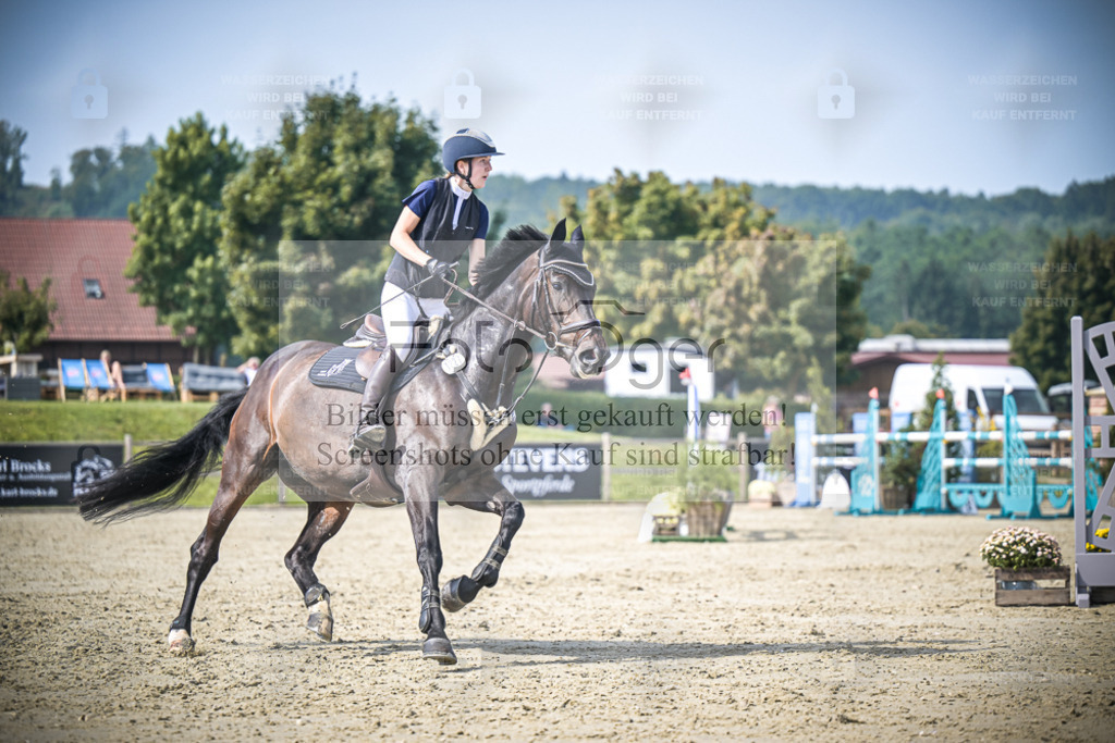 DOS_1301 | Entdecke hochwertige Reitturnierfotos von Foto Oger. Professionell, emotional und authentisch – jetzt Lieblingsmomente im Shop bestellen. - Realisiert mit Pictrs.com