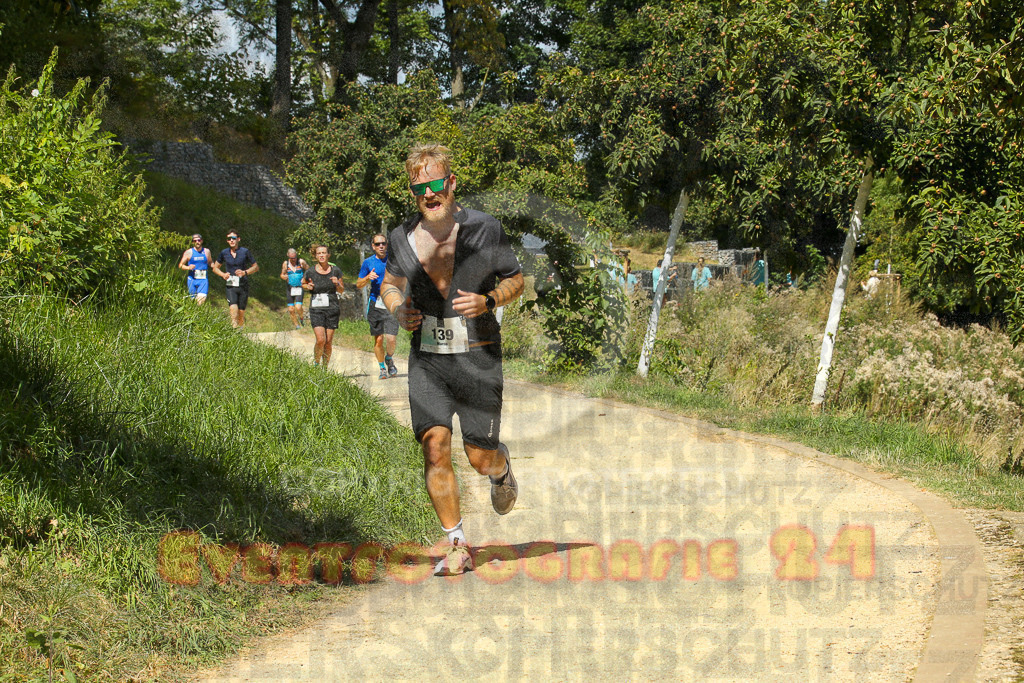 250824_1238_EX1_0013 | Sportfotografie im Rhein-Sieg Kreis, Köln, Bonn, NRW, Rheinland Pfalz, Hessen, etc. Unser Tätigkeitsfeld umfasst den Laufsport vom Volkslauf über den Marathon, Duathlon, Triathon bis zum Ultralauf wie Kölnpfad Ultra oder Schindertrail.