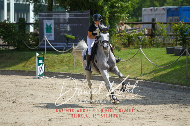 Gut Blee25_Amateuer Stilsprpfg Kl L_0094 | Turniersportfotografie; Pferdefotografie; Dressurfotografie