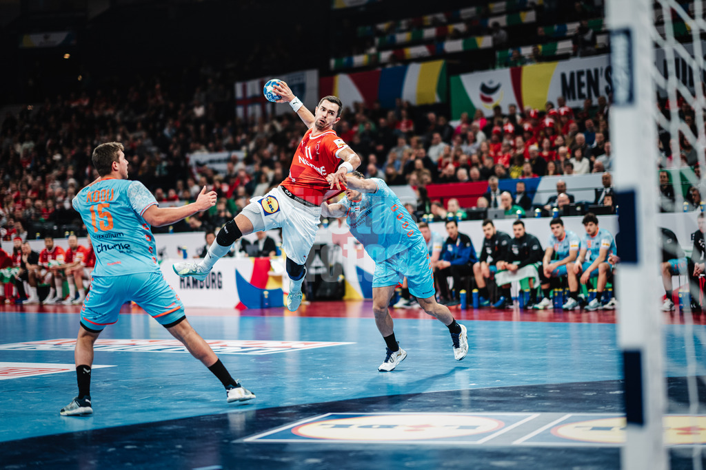 Handball | Herren | EHF EURO 2024 | European Championshop Men 2024 Final Tournament | Dänemark vs. Holland | 17.01.2024 | Rasmus Lauge Schmidt (#11, Dänemark, DEN) beim Wurf