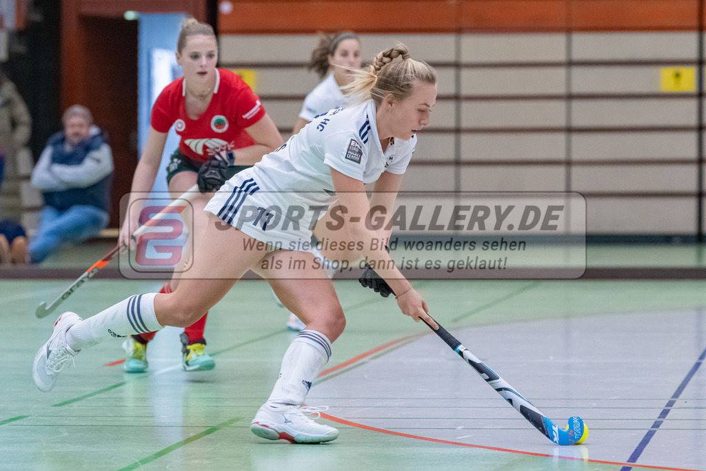 HK_20221126_101775 | 1. Bundesliga ( Halle ) Damen Crefelder HTC - Düsseldorfer HC am 27.11.2022 Crefelder HTC, Krefeld , Sara Strauss ( Düsseldorfer HC #11 )