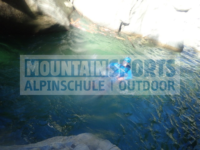 P9190012 | Bestelle die Bilder deines Berg- oder Wasser-Abenteuers mit Mountain Sports bequem von zu Hause aus direkt über unseren Online Fotoshop von pictrs.com. - Realisiert mit Pictrs.com