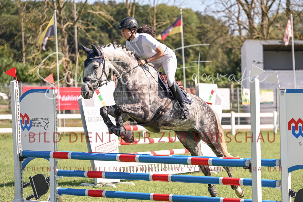 Schugtsche-Düren.2024-06.Stilspringprf.A_-135 | Schugtsche Fotografie - Realisiert mit Pictrs.com