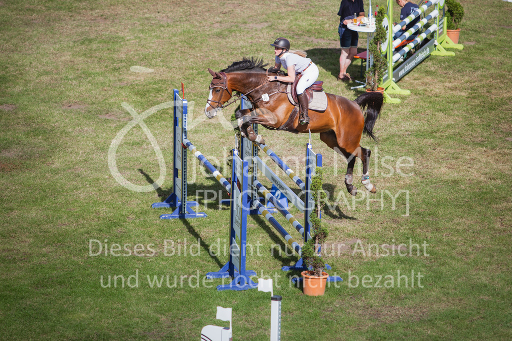 220716_LC_M1-Spr-430 | Deine schönsten Turniermomente als professionelle Fotos! Entdecke hochwertige Pferdesport-Fotografie im Online-Shop. Jetzt Fotos finden & bestellen!