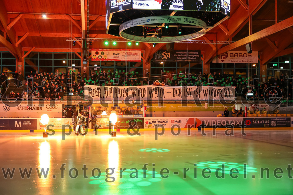 2025-12-19_002_TSV_Erding_gegen_Toelzer_Loewen | Erding, Deutschland, 19.12.2025:Eishockey, Oberliga Süd 2025 / 2026, 27. Spieltag, TSV Erding gegen Tölzer Löwen, Endergebnis: 2:5Torwart Leon Meder (Erding Gladiators, #39)Foto: Christian Riedel / fotografie-riedel.net
