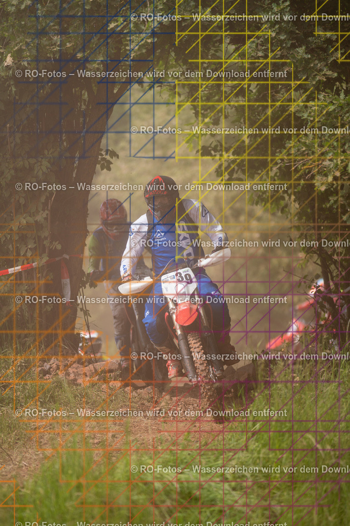 Wolfshausen 3 Lauf -323 | Sportfotografie von RO-Fotos: Motorsport, Motocross, Enduro, Laufveranstaltungen und Triathlon. Professionelle Fotos von Sportlern und Events. - Realisiert mit Pictrs.com