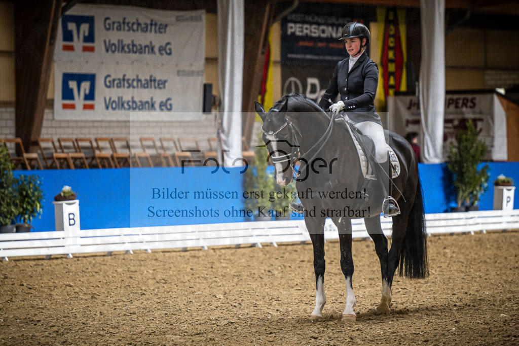 DOS_2640 | Entdecke hochwertige Reitturnierfotos von Foto Oger. Professionell, emotional und authentisch – jetzt Lieblingsmomente im Shop bestellen.Deutschlandweite Turnierfotografie. - Realisiert mit Pictrs.com