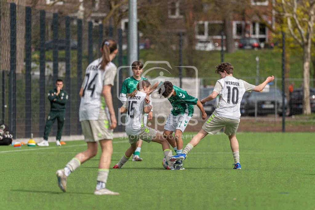 SV Werder - SV Werder (w) | SV Werder - SV Werder (w) - Realisiert mit Pictrs.com