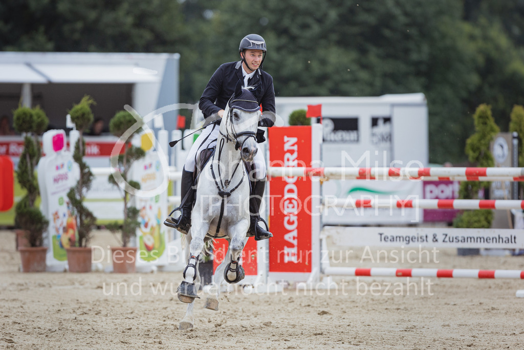 220729_BHO_GT_M2-Spr_1-241 | Deine schönsten Turniermomente als professionelle Fotos! Entdecke hochwertige Pferdesport-Fotografie im Online-Shop. Jetzt Fotos finden & bestellen!