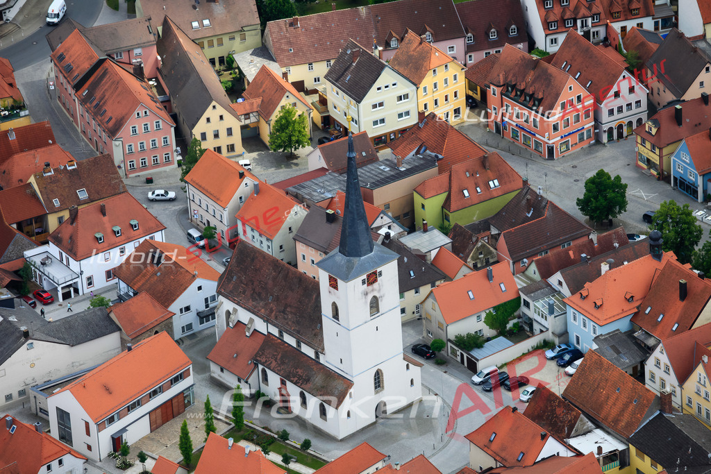 Luftbild von Kirche Schluesselfeld - Luftaufnahme wurde 2010 von https://frankenair.de mittels Flugzeug (keine Drohne) erstellt - die Geschenkidee