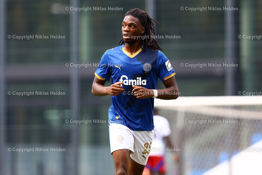 NH_HamburgerSVU21_HolsteinKielU23_Testspiel_20072025 | #25 Aurel Wagbe (Holstein Kiel U23)Fußball I Herren I Testspiel I Saison 2025-2026  I Hamburger SV U21 - Holstein Kiel U23 I 20.07.2025 I Alexander-Otto-Akademie