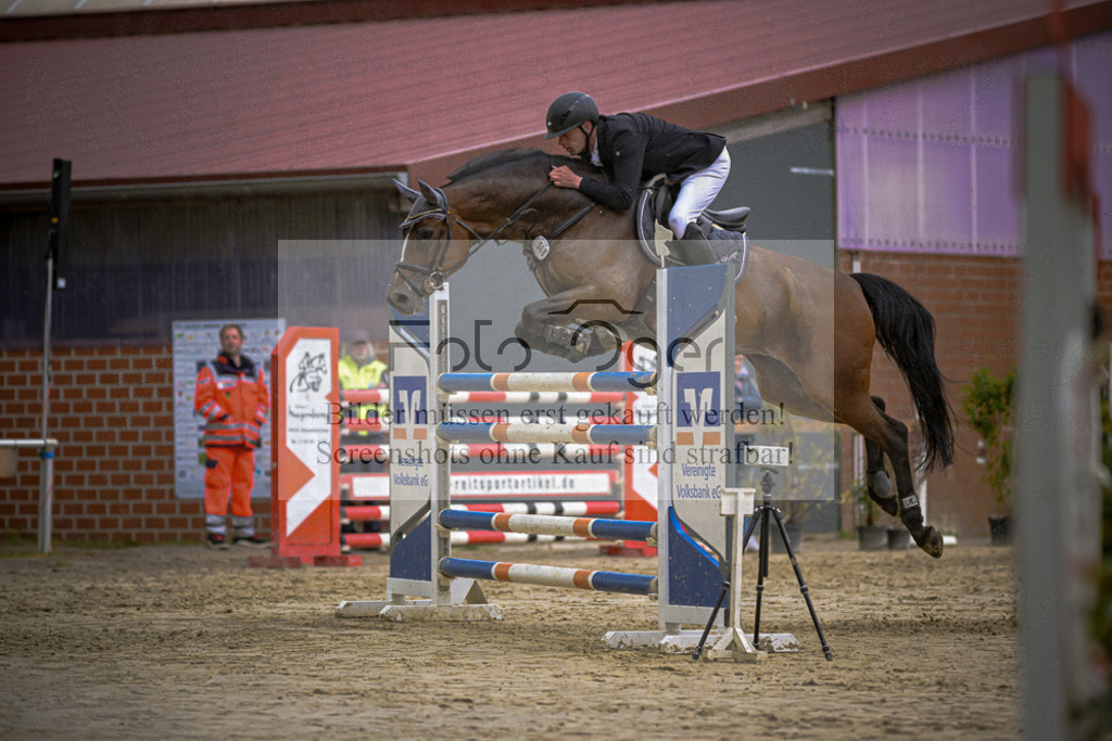 20240505-DOS_3777 | Entdecke hochwertige Reitturnierfotos von Foto Oger. Professionell, emotional und authentisch – jetzt Lieblingsmomente im Shop bestellen.Deutschlandweite Turnierfotografie. - Realisiert mit Pictrs.com