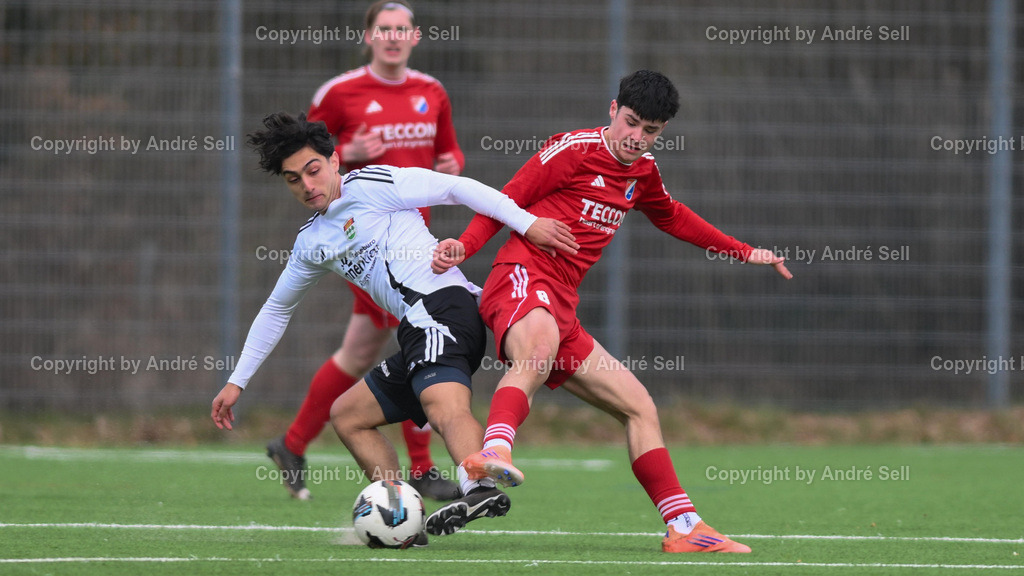 TSV Kronshagen vs. SpVg. Eidertal Molfsee | Yunus Boz (TSVK #25) vs Selim Cetintürk (Molfsee #8) / Fußball-Landesliga Schleswig Männer 2025/2026 / TSV Kronshagen vs. SpVg. Eidertal Molfsee / Kunstrasenplatz (Platz 5) / Kronshagen / 21.03.26 - Realisiert mit Pictrs.com