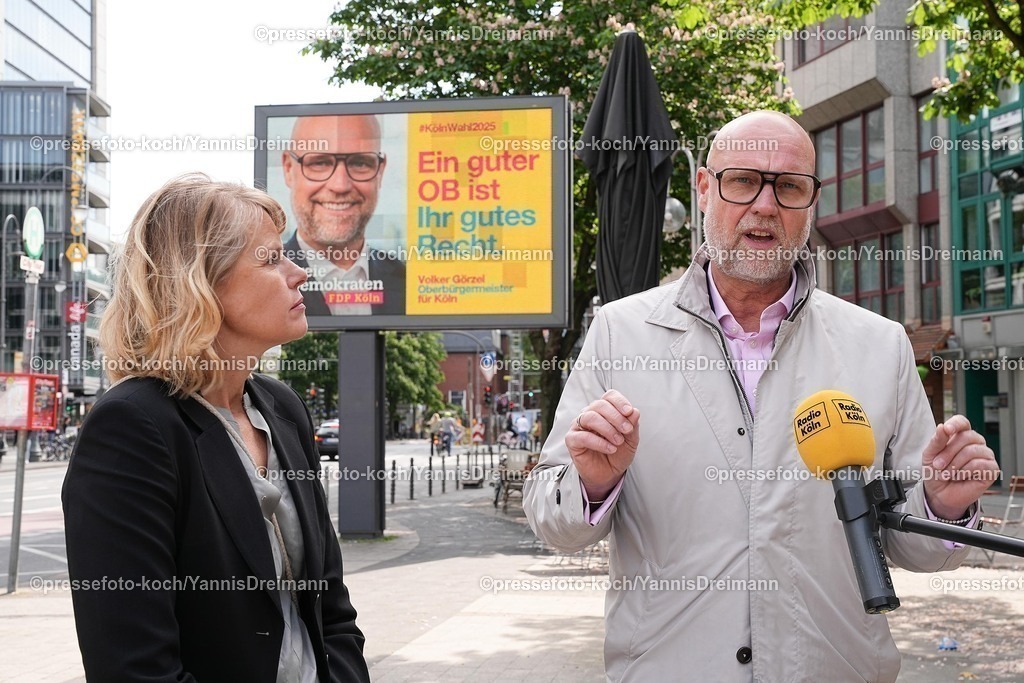 xYDR08052501004 | 08.05.2025, xydrx, Köln, Vorstellung der FDP Wahlkampagne zur Oberbürgermeisterwahl: Dr. Eva-Maria Ritter (Kandidatin für den Kölner Stadtrat) Volker Goerzel (Oberbürgermeisterwahl Kandidat)
