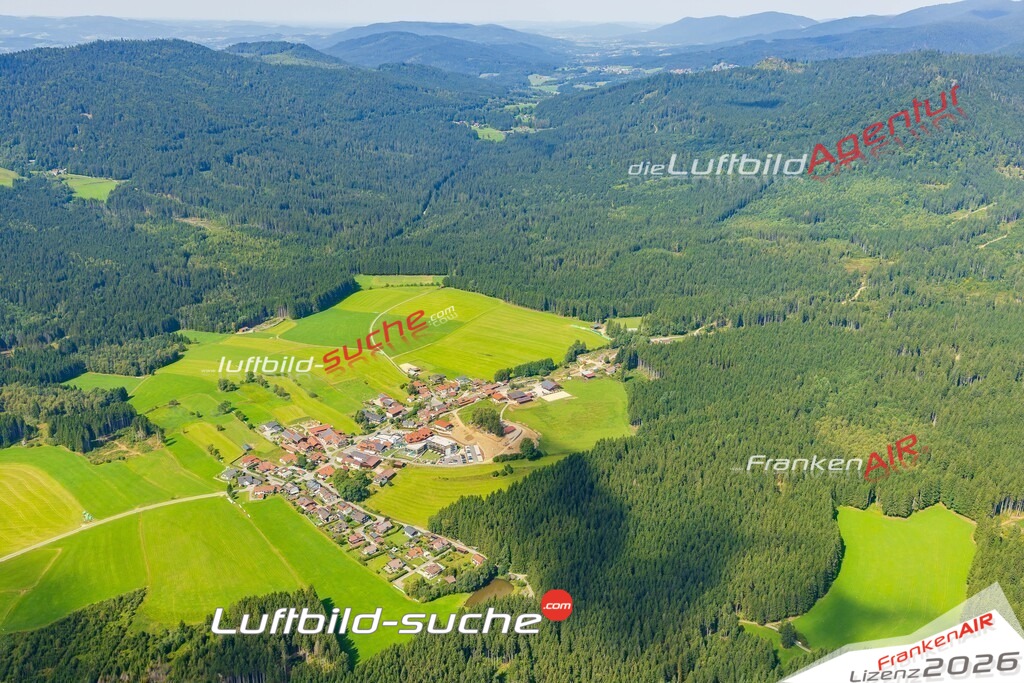 Klassische Luftaufnahme ohne Drohne zeigt:Brandten bei Langdorf - Die Luftbildaufnahme wurde 2025 vom UL-Flugzeug heraus erstellt ( keine Drohne ) - Hochauflösende Luftaufnahme -Nicht vergleichbar mit Google Maps oder Satelittenbilder- Die Geschenkidee !Mit Lizenz und Bildrechte bestellbar