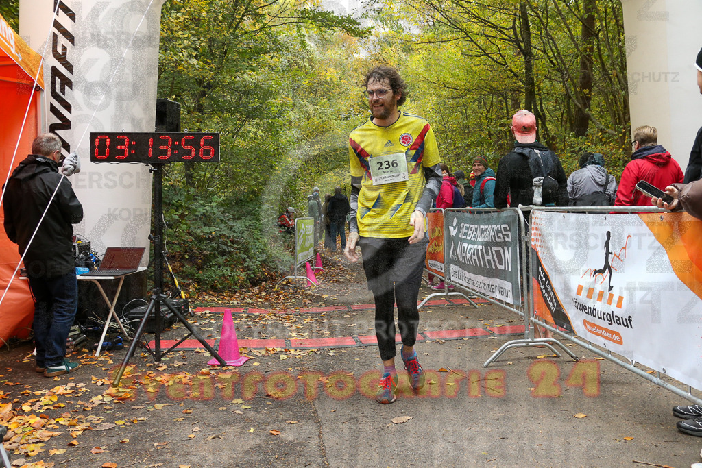 251026_1315_EX1_3026 | Sportfotografie im Rhein-Sieg Kreis, Köln, Bonn, NRW, Rheinland Pfalz, Hessen, etc. Unser Tätigkeitsfeld umfasst den Laufsport vom Volkslauf über den Marathon, Duathlon, Triathon bis zum Ultralauf wie Kölnpfad Ultra oder Schindertrail.