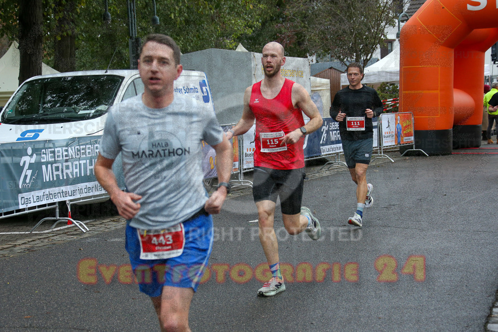 251130_1140_EX1_8197 | Sportfotografie im Rhein-Sieg Kreis, Köln, Bonn, NRW, Rheinland Pfalz, Hessen, etc. Unser Tätigkeitsfeld umfasst den Laufsport vom Volkslauf über den Marathon, Duathlon, Triathon bis zum Ultralauf wie Kölnpfad Ultra oder Schindertrail.