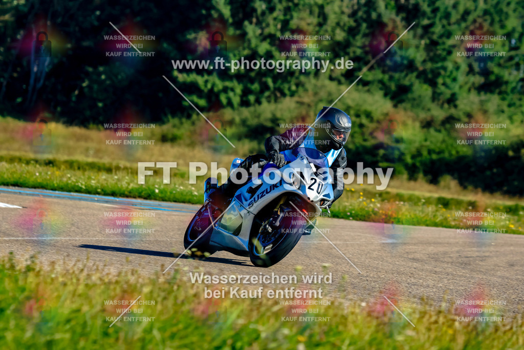 020-1794 | Hier findet Ihr Bilder von Touristenfahrten auf der Nürburgring Nordschleife oder von anderen Veranstaltungen die ich besucht habe. Viel Spass beim Durch Schauen 