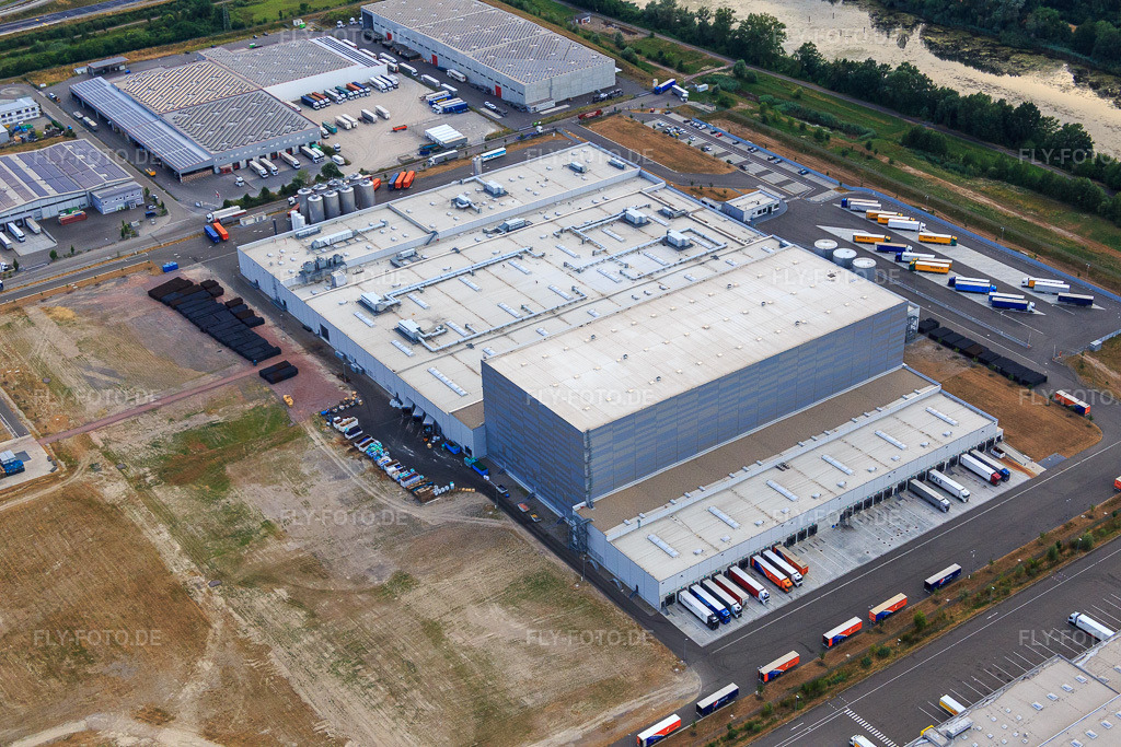 Luftbild: Pfälzer Erfrischungsgetränke GmbH in Wörth am Rhein im Bundesland Rheinland-Pfalz in Deutschland. Foto: IMG_083740.jpg vom 24.07.2015 durch Werner Riehm/FLY-FOTO.deMEG Gruppe - MEG Gruppe