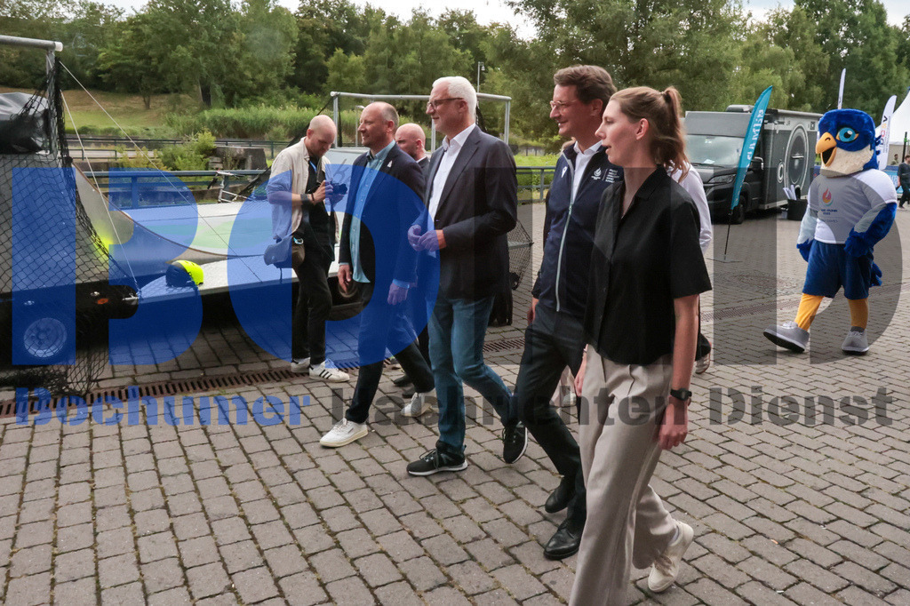 SES_TTG3X320250717-157 | bond - Realisiert mit Pictrs.com