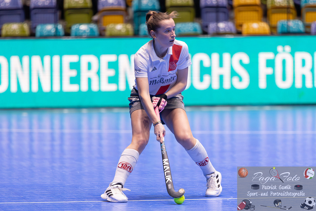 Volvo E.R.B. Final 4 Halbfinale Frauen: Der Club an der Alster - Berlienr HC, 25.01.2025 | Marie Charlotte Jeltsch (Der Club an der Alster #21) am Ball, Freisteller, Portrait, Porträt, Der Club an der Alster - Berlienr HC, Frankfurt, Süwag Arena, 25.1.2025 - Realisiert mit Pictrs.com