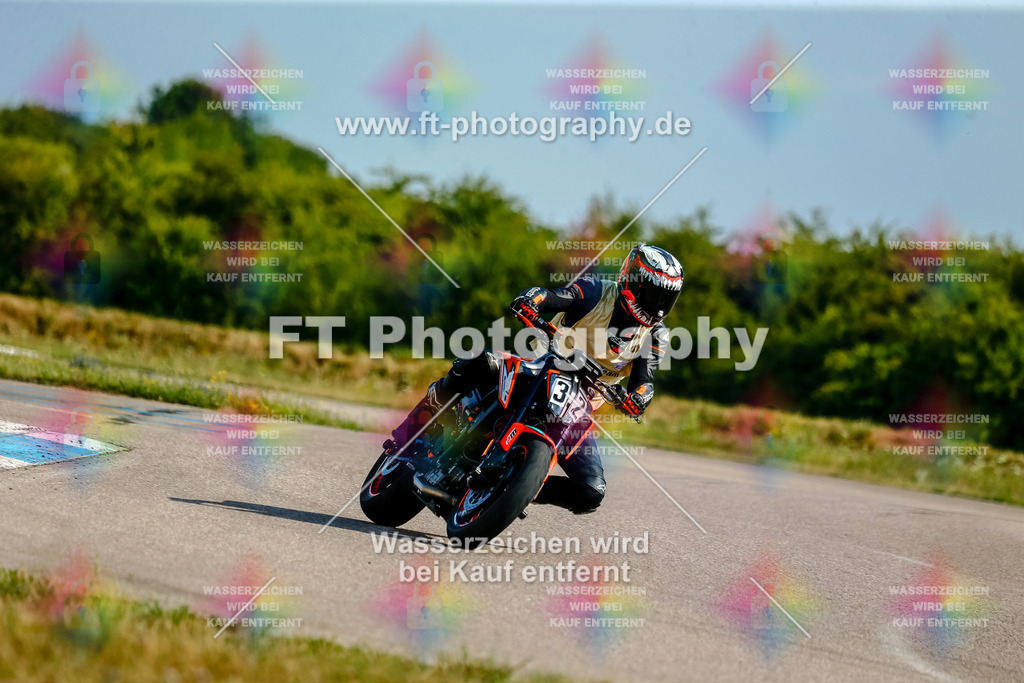 Chambley Juli-0525 | Hier findet Ihr Bilder von Touristenfahrten auf der Nürburgring Nordschleife oder von anderen Veranstaltungen die ich besucht habe. Viel Spass beim Durch Schauen 