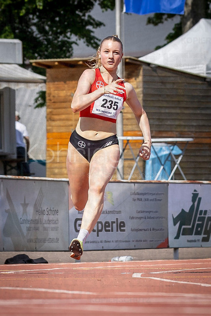B&amp;S Kurpfalz Gala; Weinheim, 23.05.2026 | WEINHEIM, GERMANY - MAY 24: Anne Böcker (GER/TSV Bayer o4 Leverkusen) over 200m during the B&amp;S Kurpfalz Gala am 23.05.2026 at the  Sepp-Herberger-Stadium in Weinheim (Baden-Wuerttemberg / Germany).