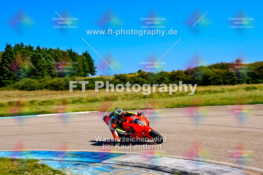 032-2742 | Hier findet Ihr Bilder von Touristenfahrten auf der Nürburgring Nordschleife oder von anderen Veranstaltungen die ich besucht habe. Viel Spass beim Durch Schauen 