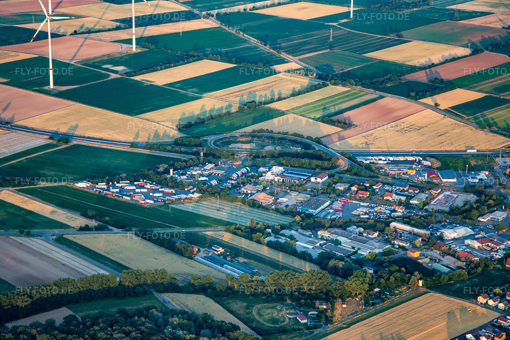 Luftbild: Autohof Schwegenheim in Schwegenheim im Bundesland Rheinland-Pfalz in Deutschland. Foto: IMG_137256.jpg vom 24.06.2023 durch Werner Riehm/FLY-FOTO.deAutohof.net Autohöfe und Raststätten in Deutschland und Österreich