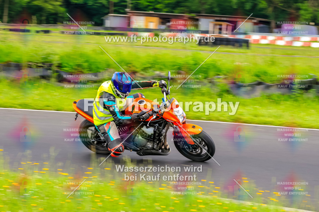 VBK-7568 | Hier findet Ihr Bilder von Touristenfahrten auf der Nürburgring Nordschleife oder von anderen Veranstaltungen die ich besucht habe. Viel Spass beim Durch Schauen 