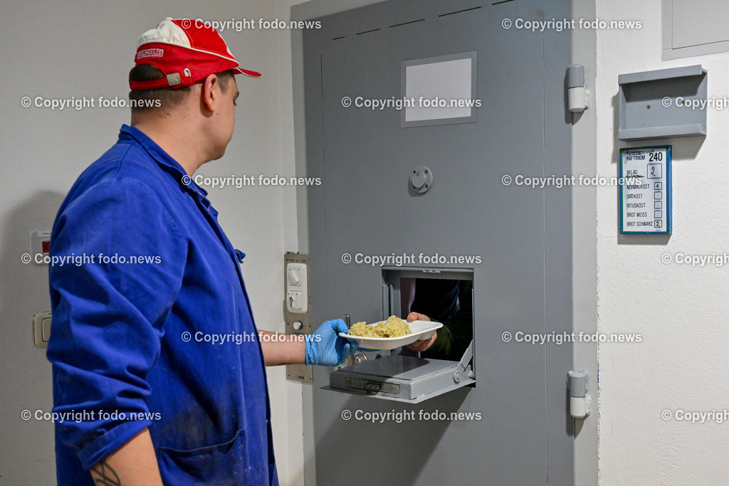 Justizanstalt Linz_ 29.04.2024_-24 | 29.04.2024, Linz, AUT, Justizanstalt, Justizwache, im Bild Essensausgabe in der JA