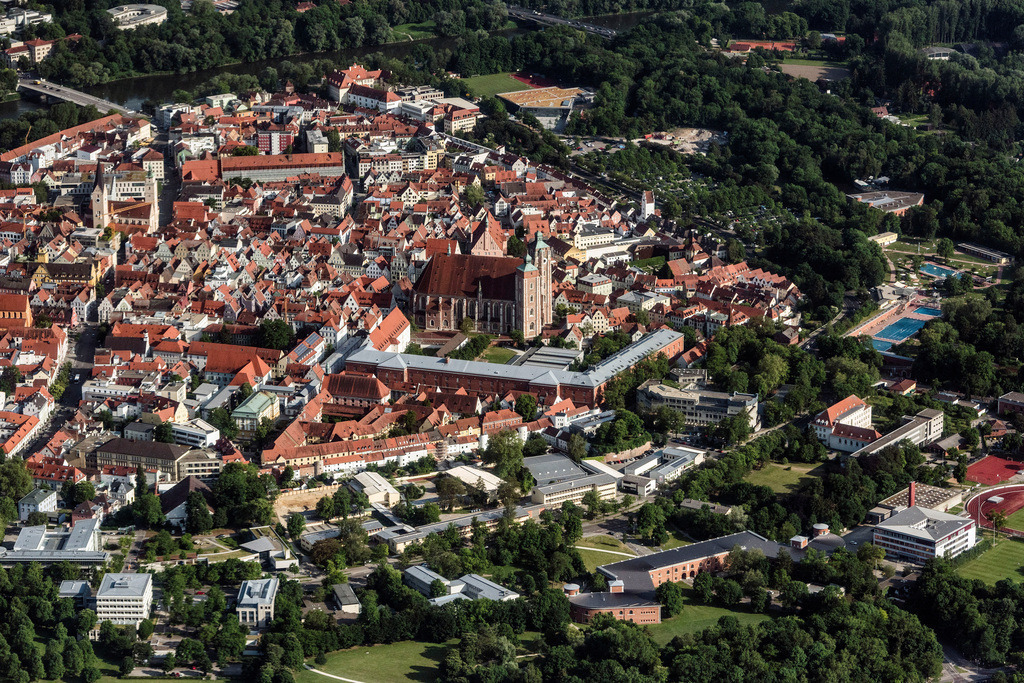 dr__0018355.jpg | INGOLSTADT 01.06.2017 Altstadtbereich und Innenstadtzentrum in Ingolstadt im Bundesland Bayern, Deutschland. // Old Town area and city center in Ingolstadt in the state Bavaria, Germany. Foto: Daniel Reiter