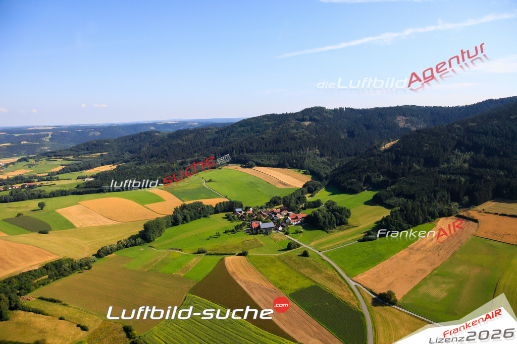 Die Luftaufnahme Wurbach - Marktrodach wurde vom UL-Flugzeug (keine Drohne) aus fotografiert.Hohe Druck- Auflösung-die Geschenkidee!