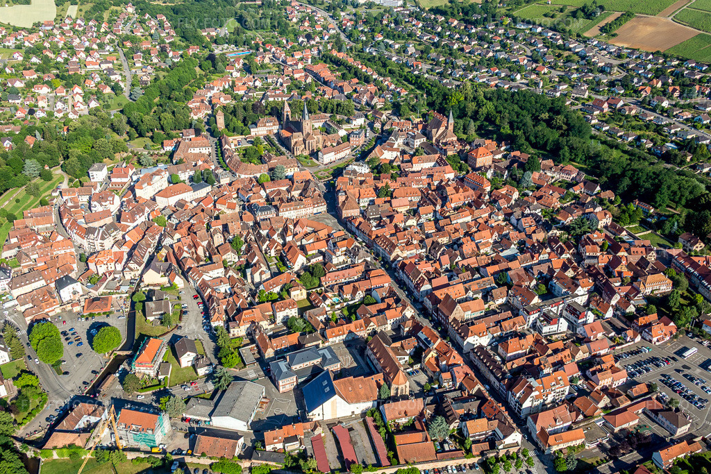 Aerial view: Old town area and city center in Wissembourg in the state Bas-Rhin, France. – Photo: IMG_083033.jpg taken on 06/26/2015 by Werner Riehm/FLY-FOTO.com – Resolution of the original: 5062 x 3375 px