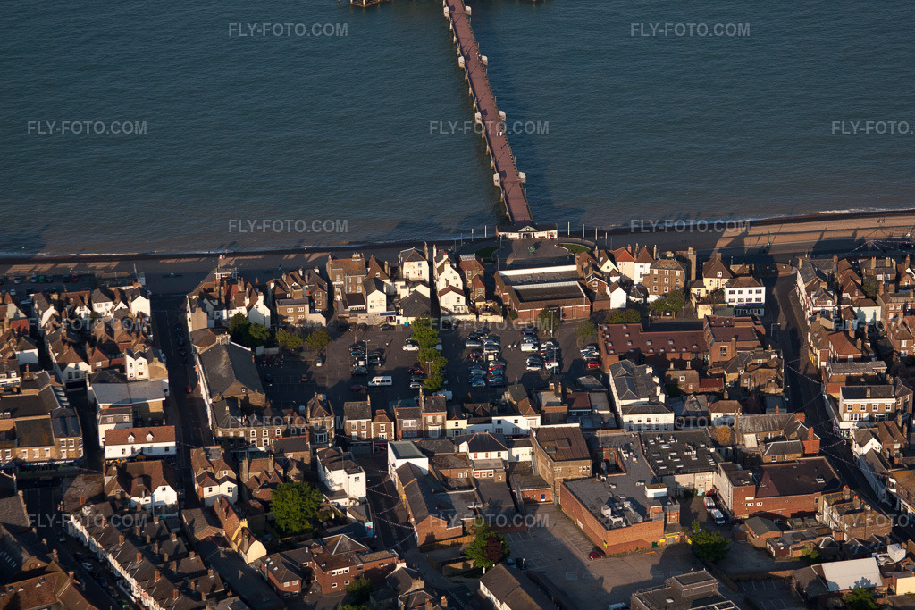 Aerial view: View of the town in Deal in the state England, Great Britain. – Photo: IMG_50763.jpg taken on 05/27/2012 by Werner Riehm/FLY-FOTO.com – Resolution of the original: 4752 x 3168 px