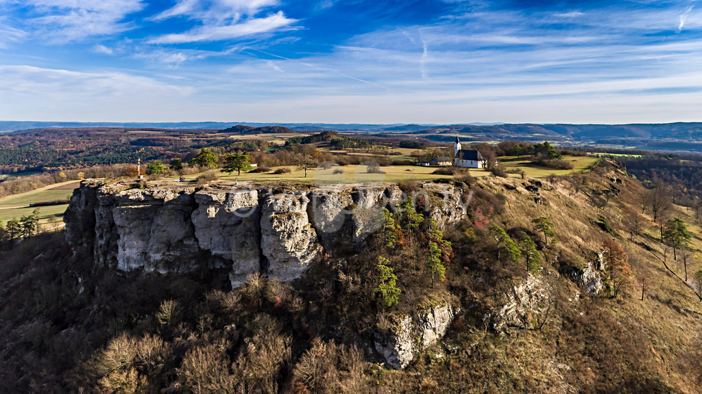 Der Staffelberg im Gottesgarten | Luftbilder, Drohnenbilder, Oberfranken, Bayern, Kronach, Lichtenfels, Kulmbach, Thüringen, Frankenwald, Thüringerwald - Realisiert mit Pictrs.com