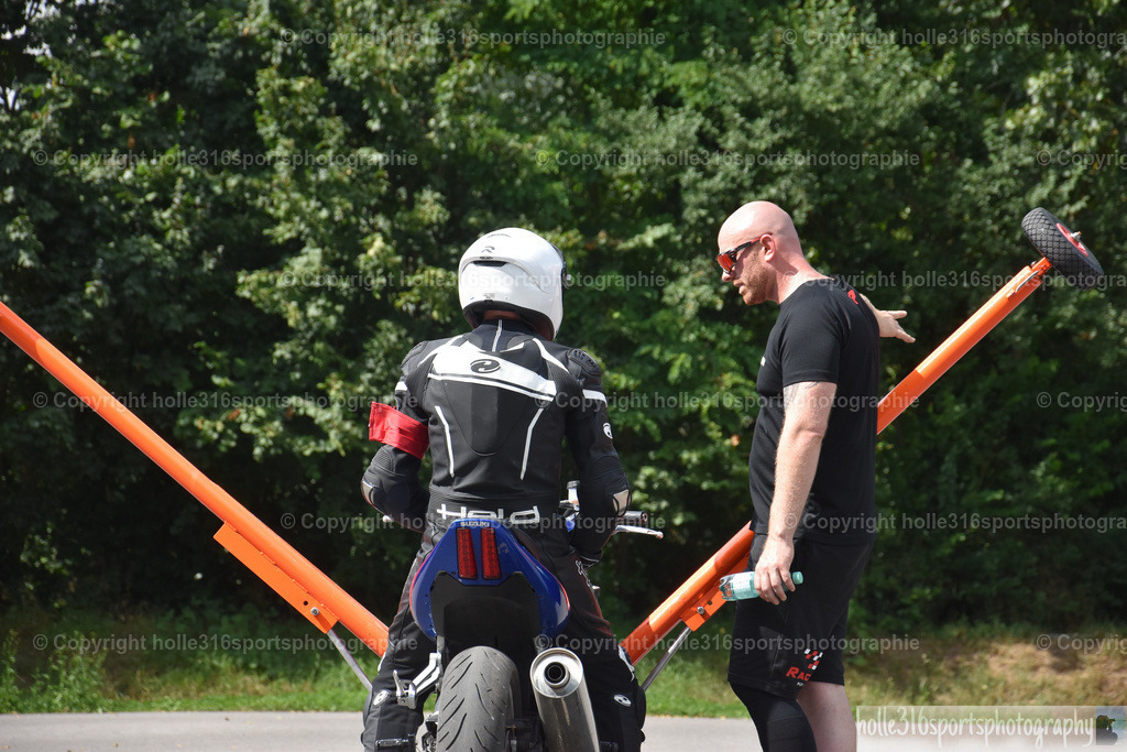 DSC_0748 | Sportfotografie , Motorsport, Motoross, Reitsport, Mointainbike, Enduro,
Landschaft , Outdoor, Eventfotografie, Landschaft, Bilder online bestellen - Realisiert mit Pictrs.com