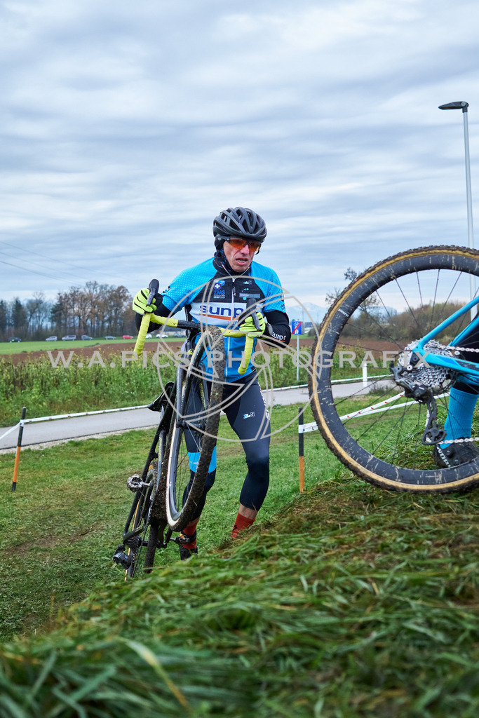 ..... | AUSTRIA, 24.11.24, 3.Radquerfeldein GP um das Sportzentrum Gunskirchen Image shows: Photo: Wapics / Michael Ring