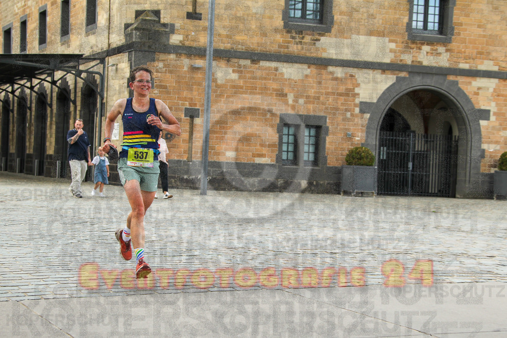 250920_1518_EV4_8411 | Sportfotografie im Rhein-Sieg Kreis, Köln, Bonn, NRW, Rheinland Pfalz, Hessen, etc. Unser Tätigkeitsfeld umfasst den Laufsport vom Volkslauf über den Marathon, Duathlon, Triathon bis zum Ultralauf wie Kölnpfad Ultra oder Schindertrail.
