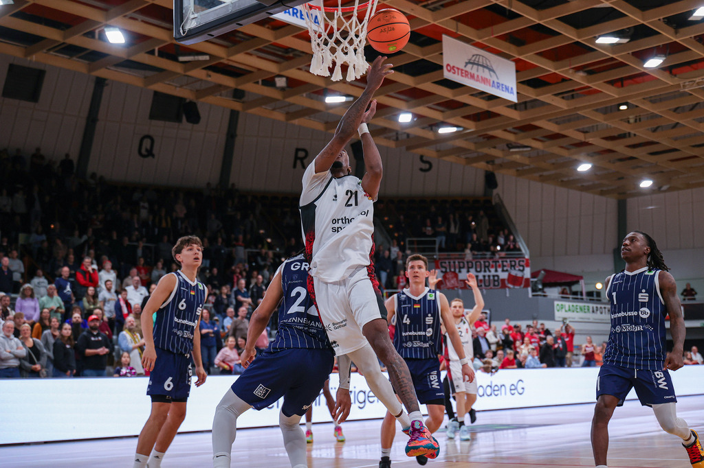 BAYER GIANTS vs VfL Sparkassenstars Bochum-133 | Fotos von Basketballspielen aus dem Raum NRW fotografiert von Gero Mueller-Laschet und Daniel Schaefer - Realisiert mit Pictrs.com