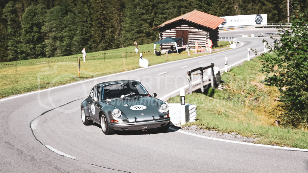 19. Arosa ClassicCar 2023 - 1. September 2023 | 19. Arosa ClassicCar 2023
Arosa, Schweiz
Franceschetti Alberto aus Andermatt mit der Startnummer 314 in einem Porsche 911 ST 2.3, Jahrgang 1969, in der Klasse Sport Trophy.
@arosaclassiccar, @arosa.official, #arosaclassiccar, #arosa, #76curves, #classiccar
Bild: Sportfotografie Markus Aeschimann | www.markus-aeschimann.ch - Realisiert mit Pictrs.com