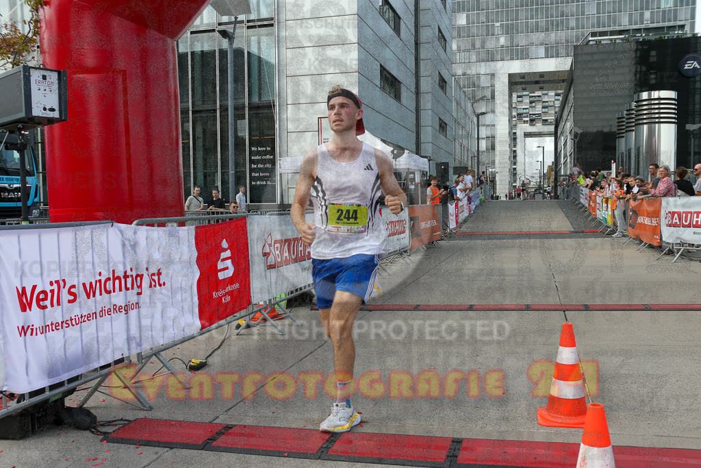 250920_1508_EX1_8427 | Sportfotografie im Rhein-Sieg Kreis, Köln, Bonn, NRW, Rheinland Pfalz, Hessen, etc. Unser Tätigkeitsfeld umfasst den Laufsport vom Volkslauf über den Marathon, Duathlon, Triathon bis zum Ultralauf wie Kölnpfad Ultra oder Schindertrail.