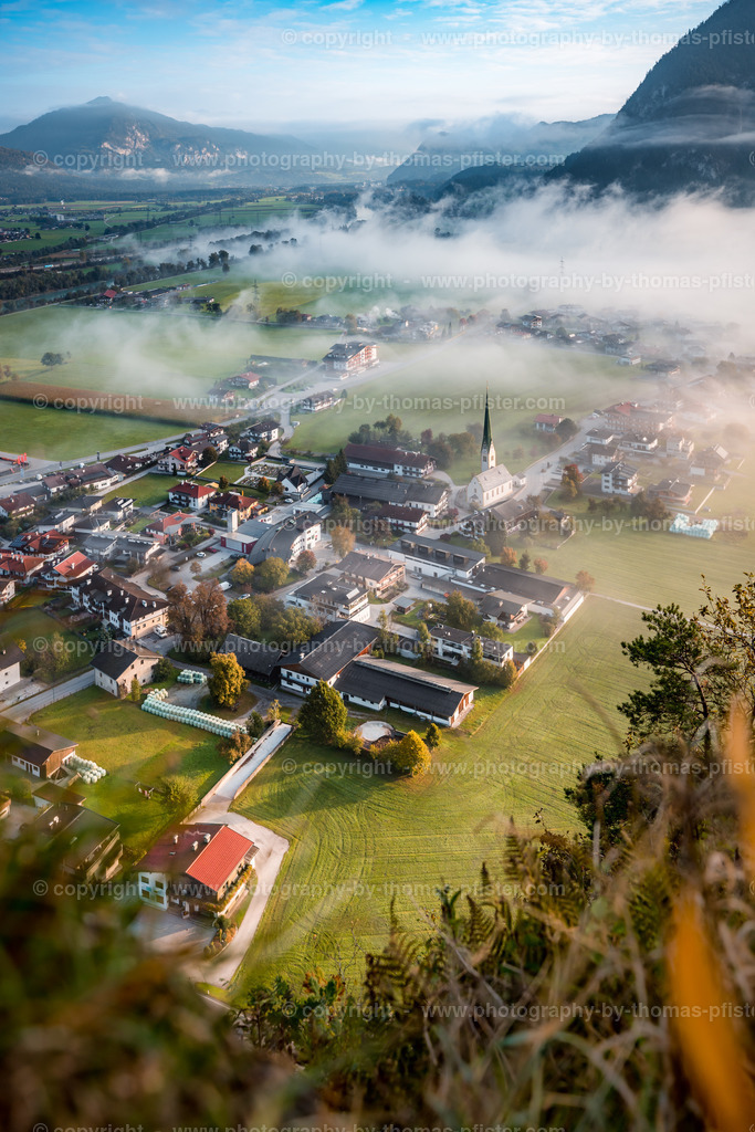 Maria Brettfall Talblick nach Strass copyright  Thomas Pfister-4 | PHOTOGRAPHY BY THOMAS PFISTER