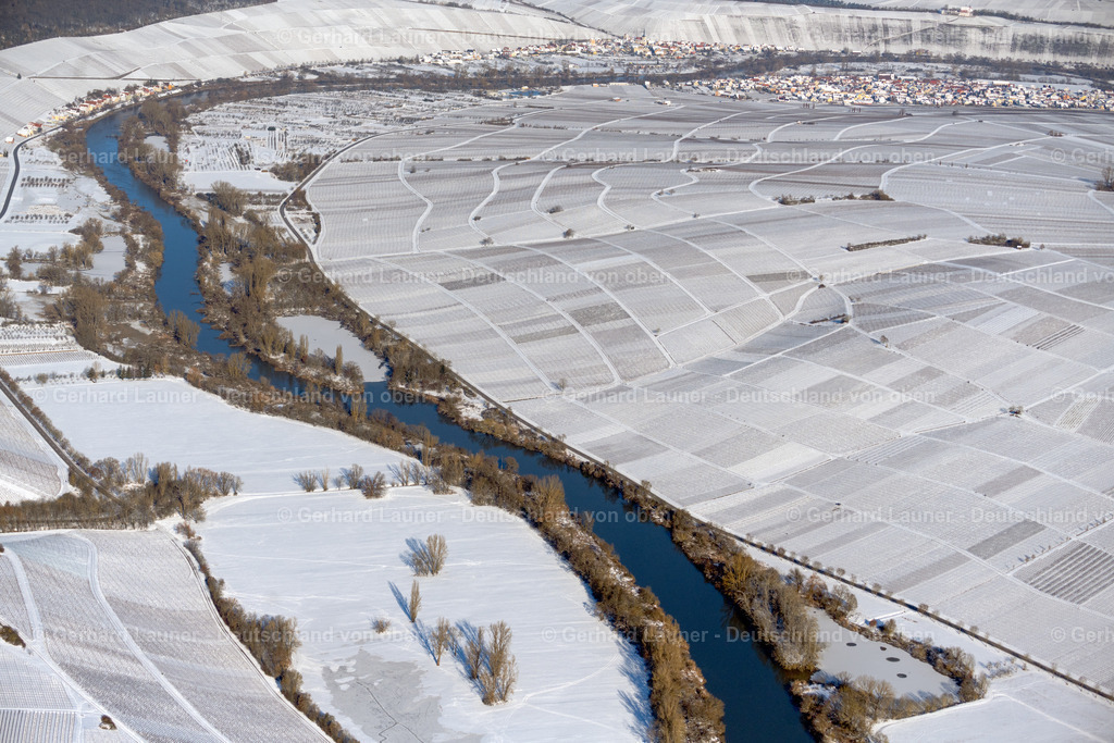 4043318 | winterliche Mainlandschaft und Weinberge zw. Nordheim und Sommerach