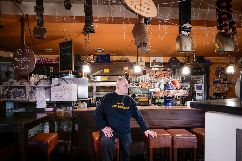 Sollerback | Leonberg -  Die Gaststätte Sollerbeck macht zum Jahresende zu. Damit verliert Leonberg eine seiner legendärsten Wirtschaften. Im Bild: Wirt Bernd Soller (???) - Realisiert mit Pictrs.com